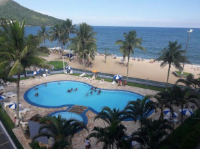 Pé na Areia - Praia Martim de Sá - Caraguá